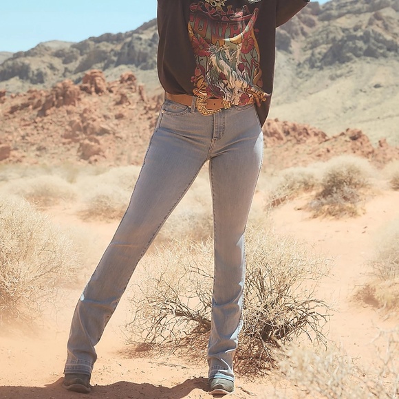 Wrangler x Lainey Wilson Raw Hem Boot Huggers 29 (32 Length) NWT - Picture 2 of 3